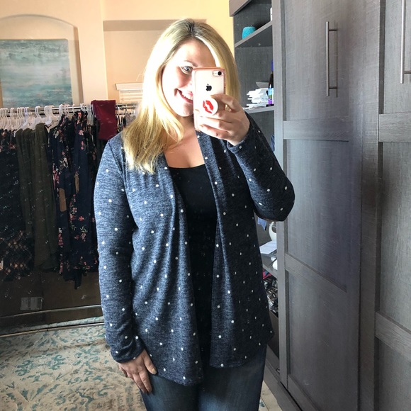 Last 1! Size Large polka dot cardigan - Picture 5 of 5